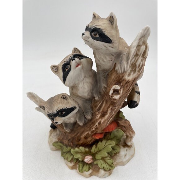Vintage Porcelain Figurine Of Three Raccoons On Tree Stump With Leaves & Mushroo - Picture 6 of 8